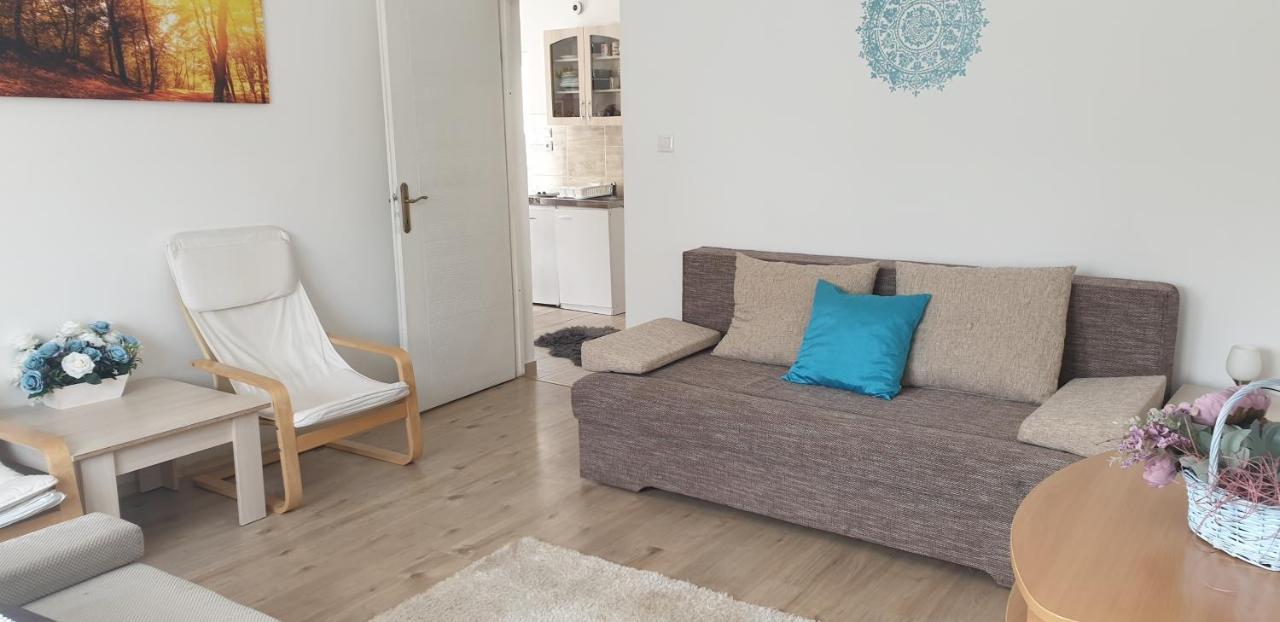 Napfeny Apartmanhaz Balatonbereny Bagian luar foto